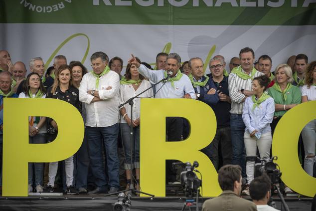 La fiesta en Latas congregó numeroso público.