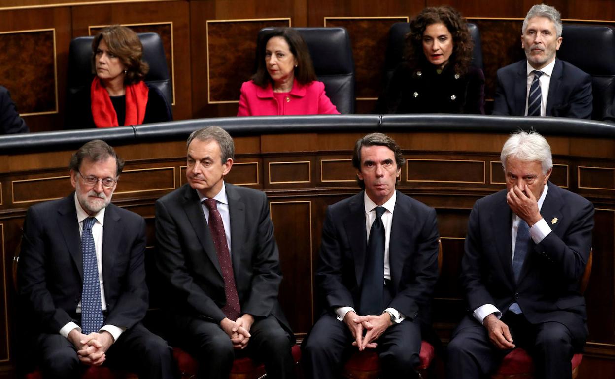 Mariano Rajoy, José Luis Rodríguez Zapatero, José María Aznar y Felipe González, en el Congreso de los Diputados.