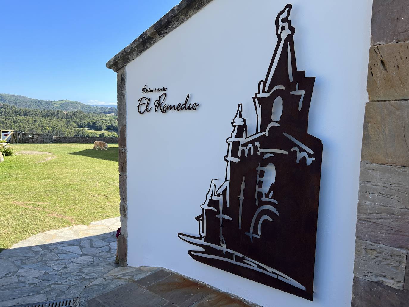 Samuel Fernández desarrolla propuestas muy gustosas con toques creativos pero sin olvidar los conceptos clásicos | La carta cuenta con una amplia y atractiva variedad de entrantes antes de llegar a los pescados del día