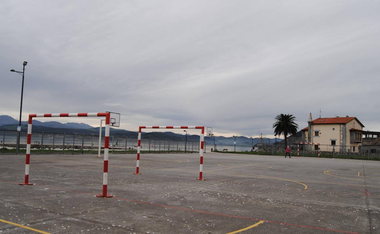 En la pista del Secadero se renovará el vallado perimetral y las canastas de baloncesto. 