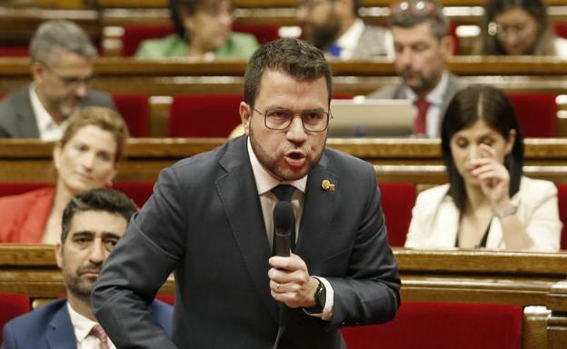 El presidente de la Generalitat, Pere Aragonès, interviene durante la sesión de control. 