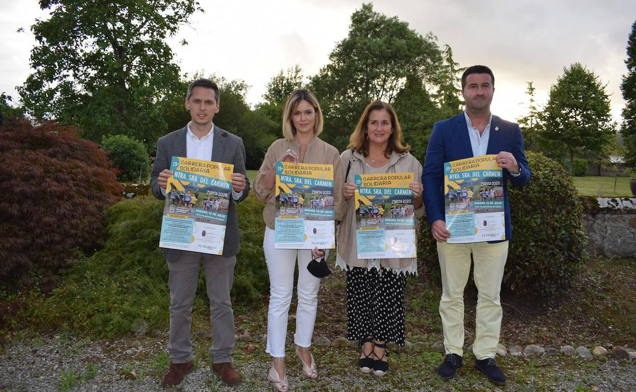 De izquierda a derecha, Mario Iglesias, Verónica Samperio, Encarna Fernández y Luis Antonio Sañudo, en la presentación de la prueba benéfica. 