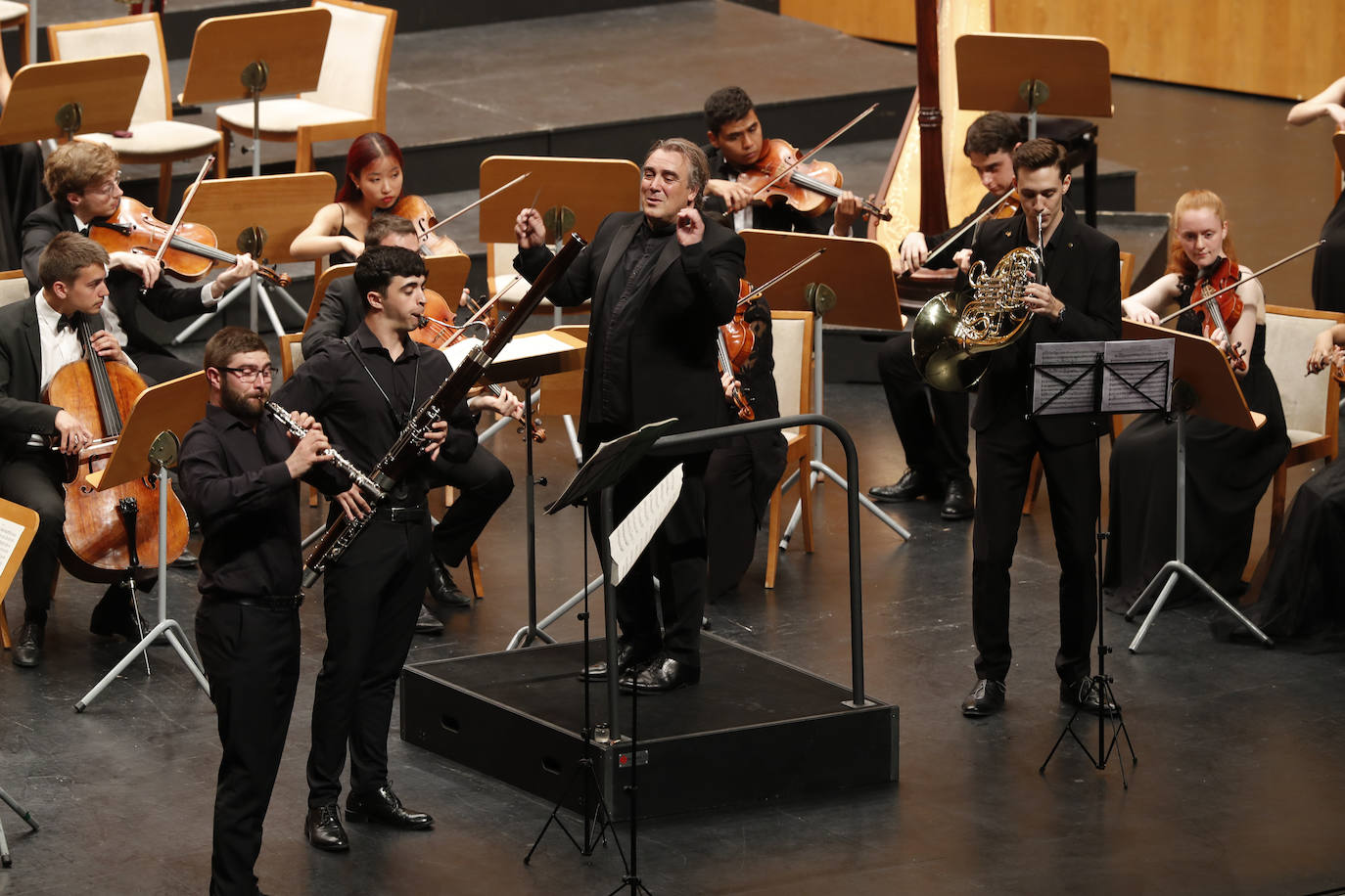 Jaime Martín volvió a la Sala Argenta para dirigir el concierto inaugural del Encuentro de Música y Academia con la voz de la soprano María Isabel Segarra 