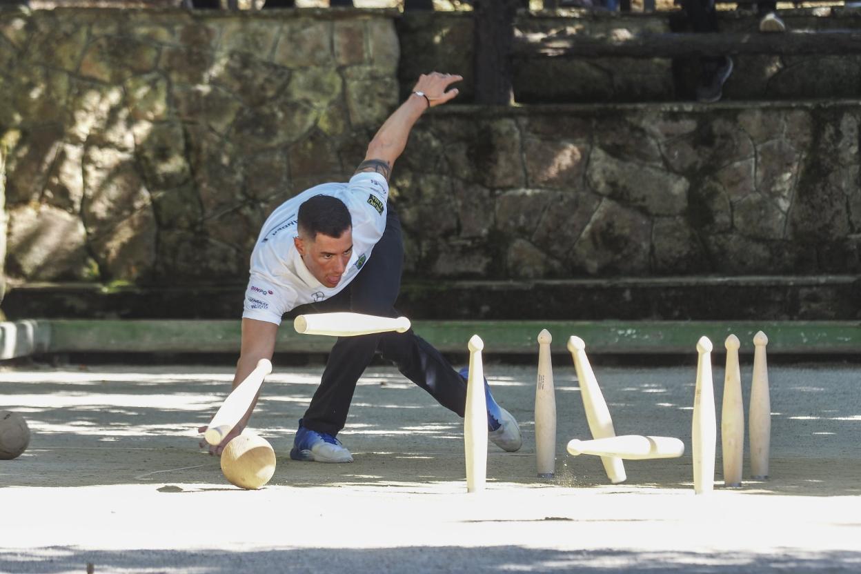 Víctor González ganó en la tarde de este miércoles en Comillas. 