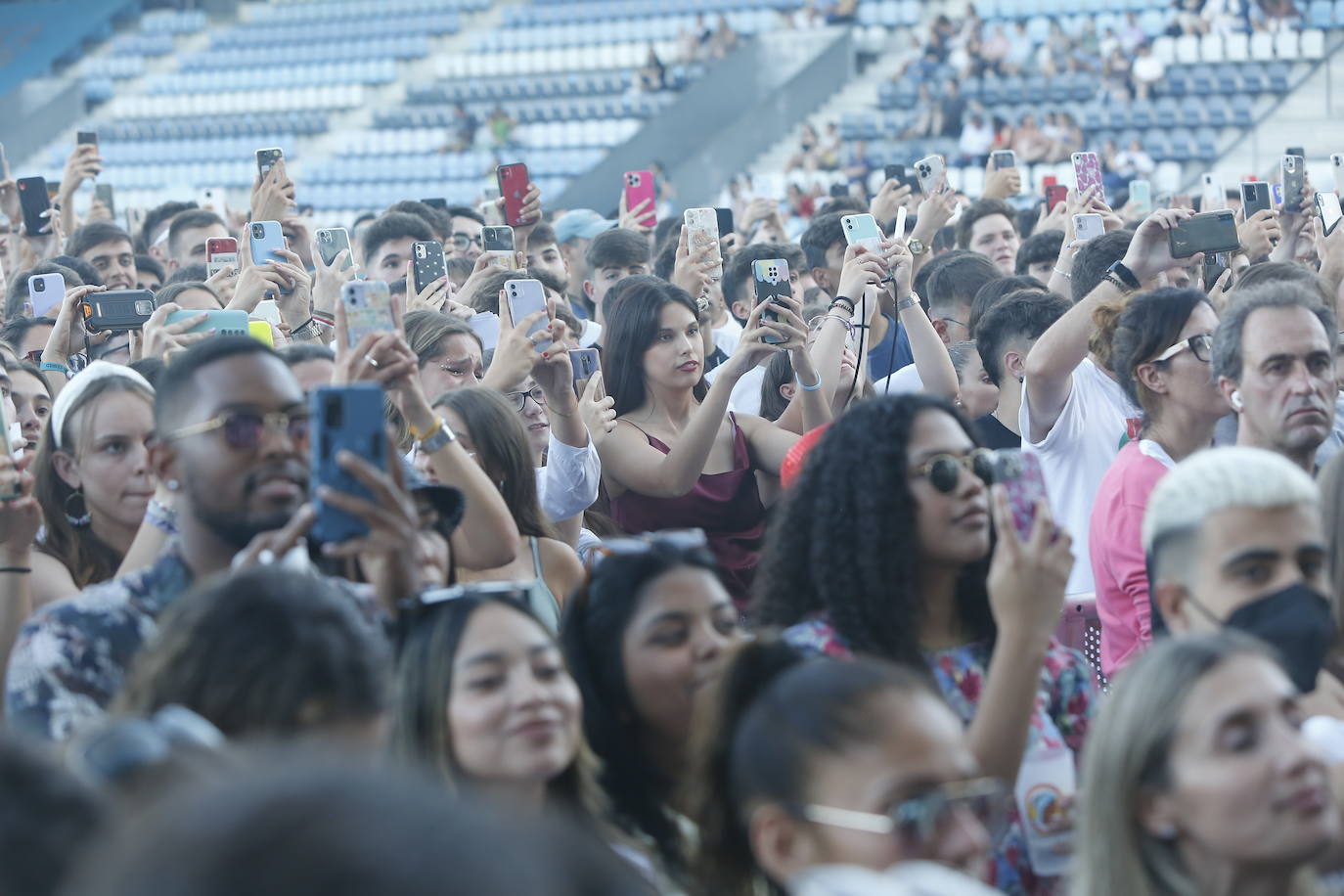 Fotos: Lleno para ver a Morat, Dvicio y Yatra en Torrelavega