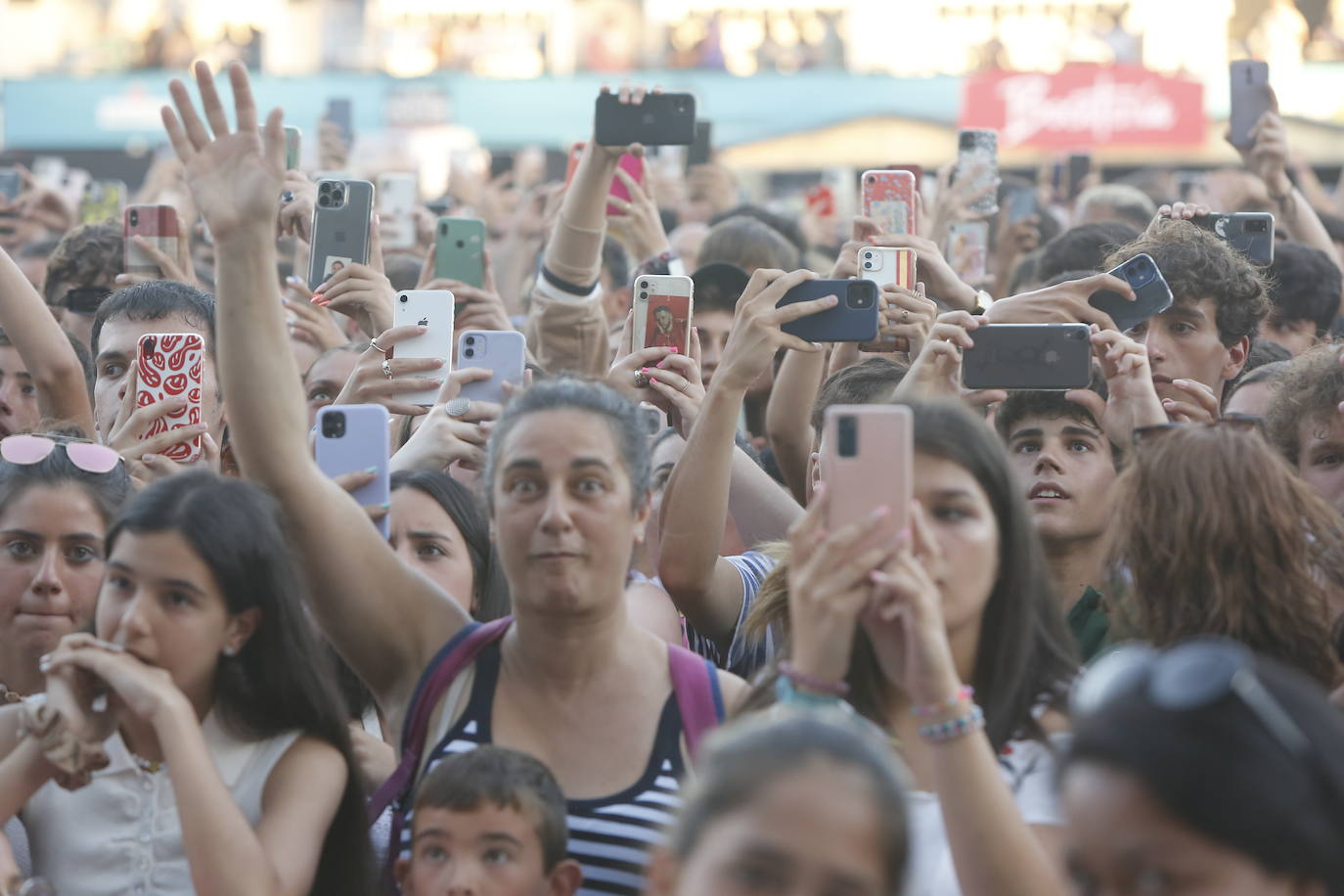 Fotos: Lleno para ver a Morat, Dvicio y Yatra en Torrelavega