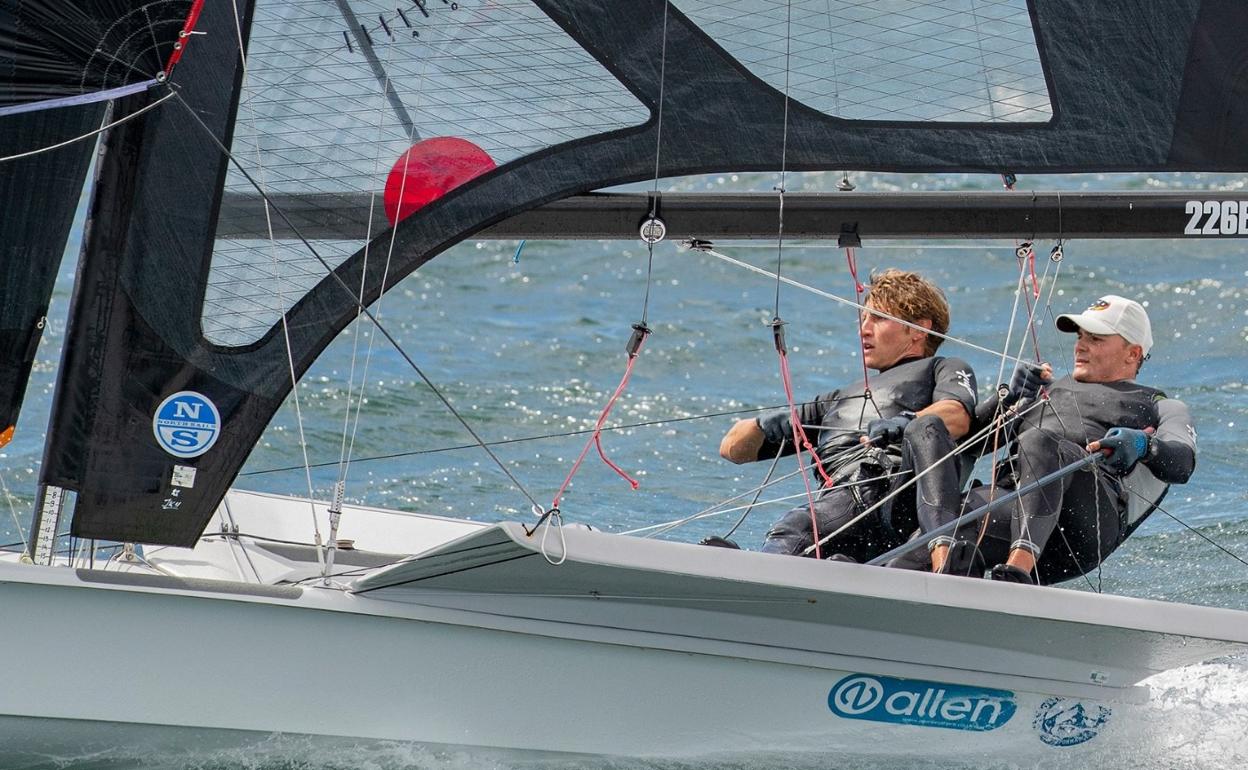 Florian Trittel y Diego Botín, en una de las regatas en el Europeo de Aarhus.