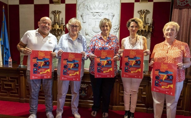 Desde la izquierda, José Salmón, Gema Agudo, Esther Bolado, Vicky Gastelo y Ana Bolado en la presentación del 41 Festival de Camargo. 