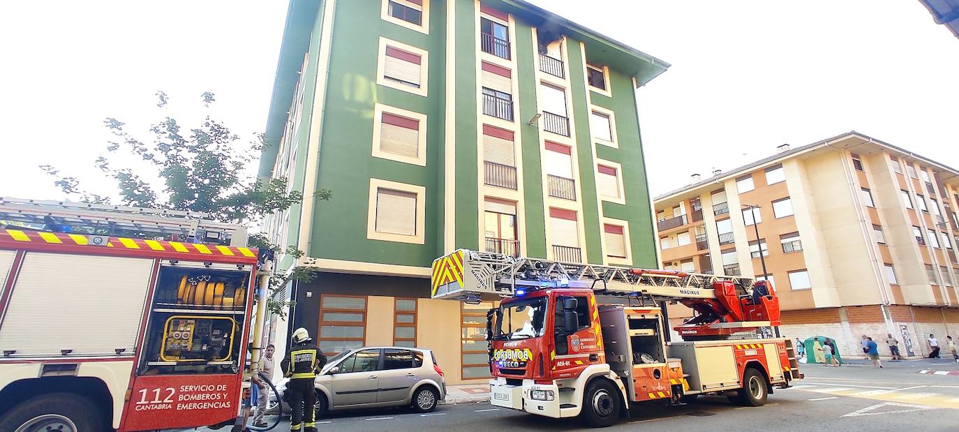 La casa incendiada está en la última planta.