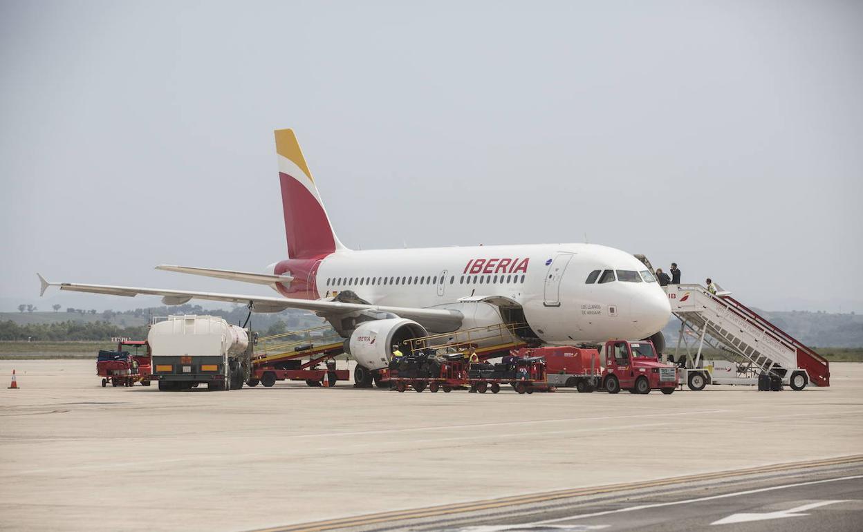 El Gobierno traslada a Iberia su «profundo malestar» por las cancelaciones de vuelos