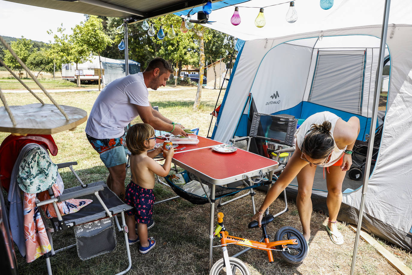 La familia Oria Crespo, en el camping Cantabria