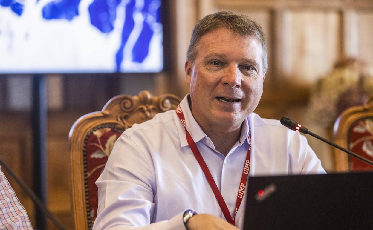 Terry Wayne Virts, astronauta de la NASA, en el Palacio de la Magdalena, durante la clausura de un curso de la UIMP.