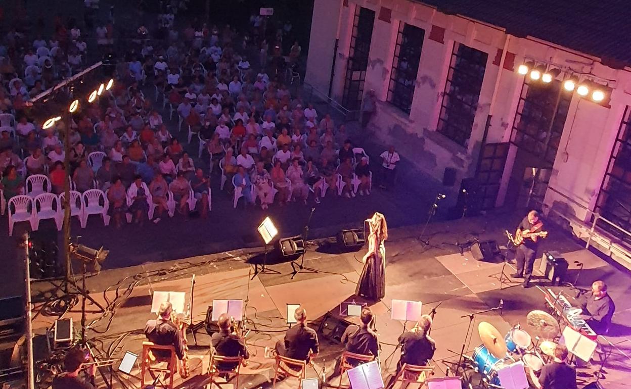 Llenazo en el arranque del XIX ciclo Noches de Jazz en Laredo