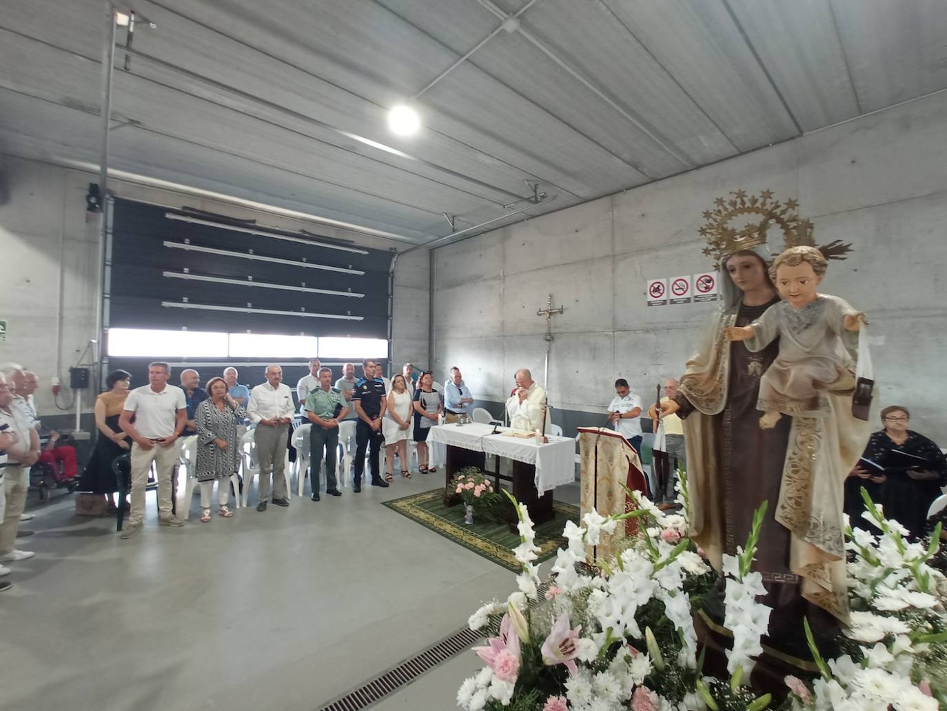 Fotos: Laredo saca a la mar a la virgen del Carmen