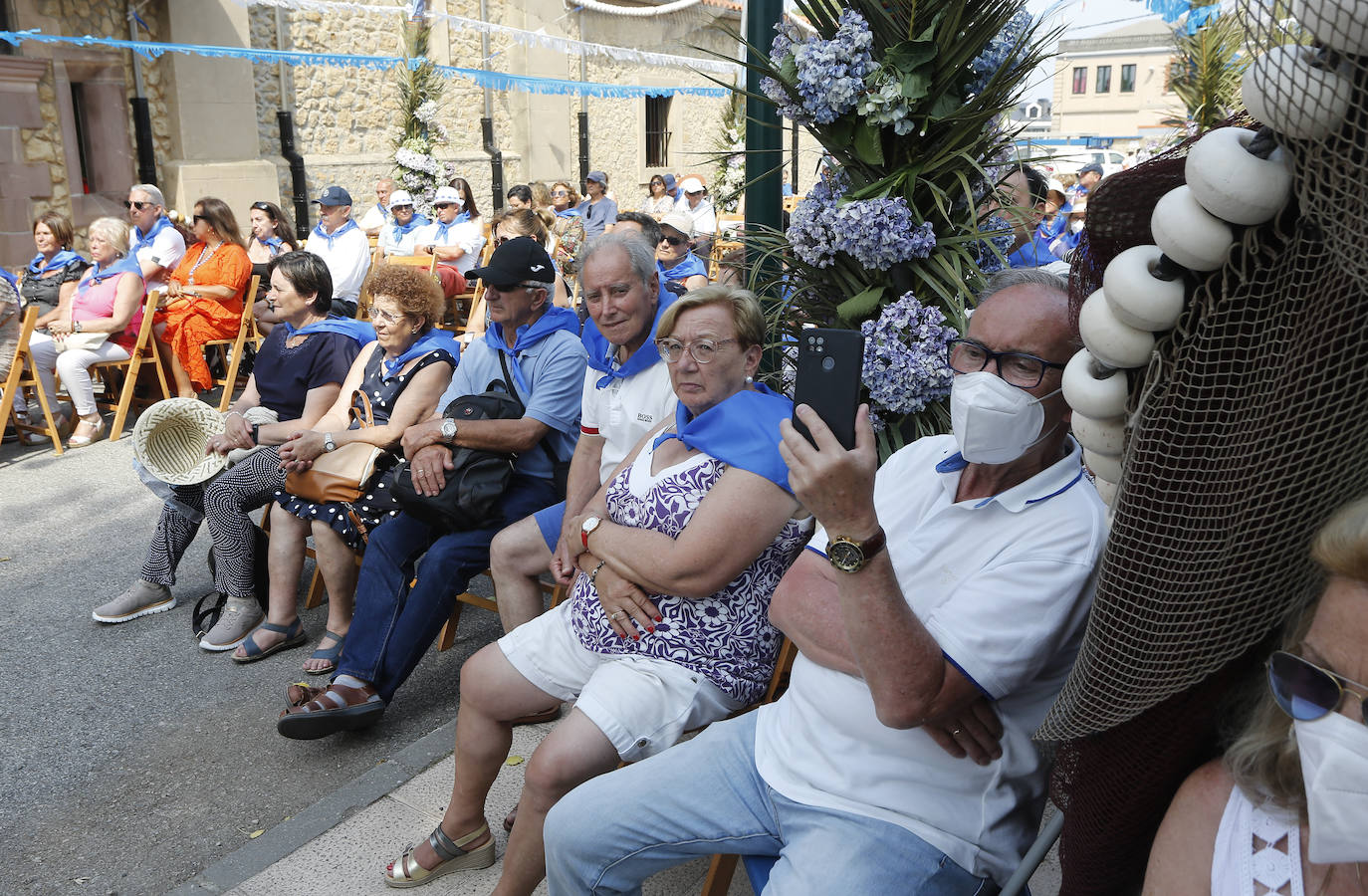 Fotos: Suances vive con emoción la salida de su patrona al mar