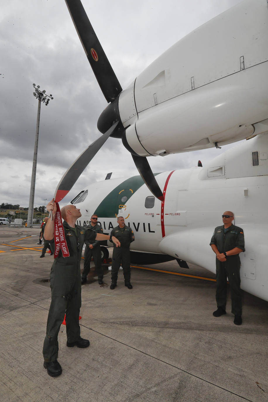 Un periodista y un fotógrafo de El Diario Montañés acompañaron a la expedición aérea.