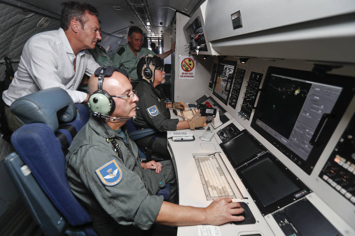 Un periodista y un fotógrafo de El Diario Montañés acompañaron a la expedición aérea.