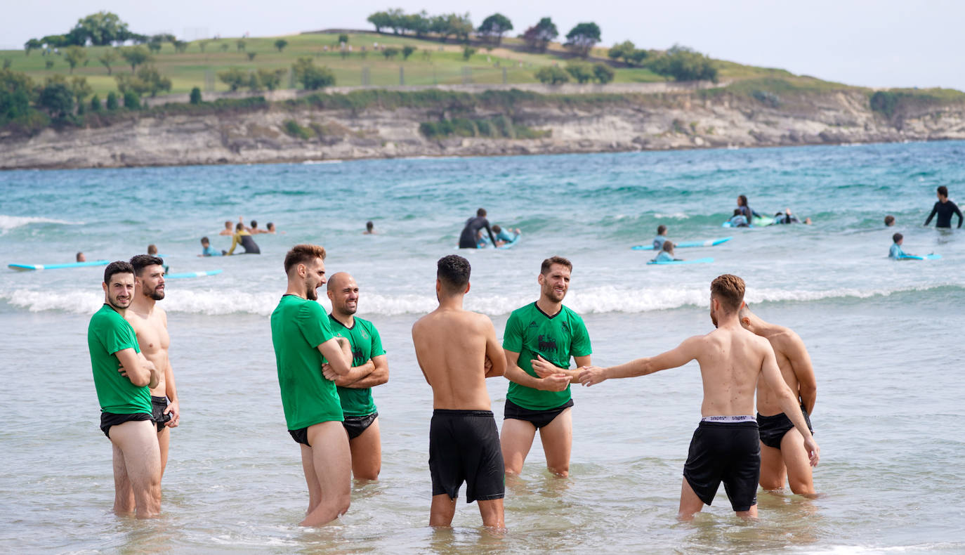 Romo traslada el entrenamiento a Mataleñas y la playa del Sardinero