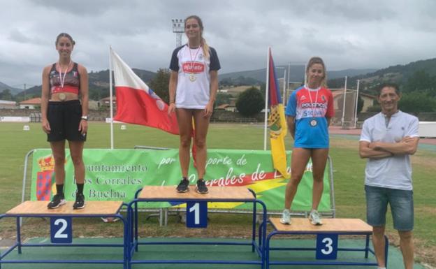 Podio del 200 femenino.