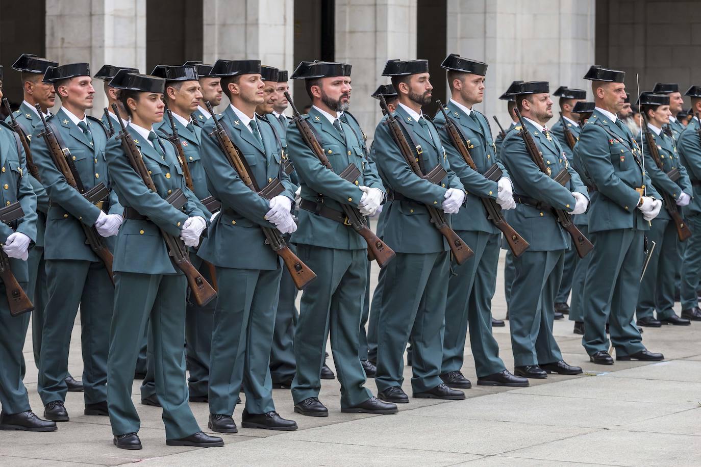 Fotos: La entrega de la bandera de España, en imágenes