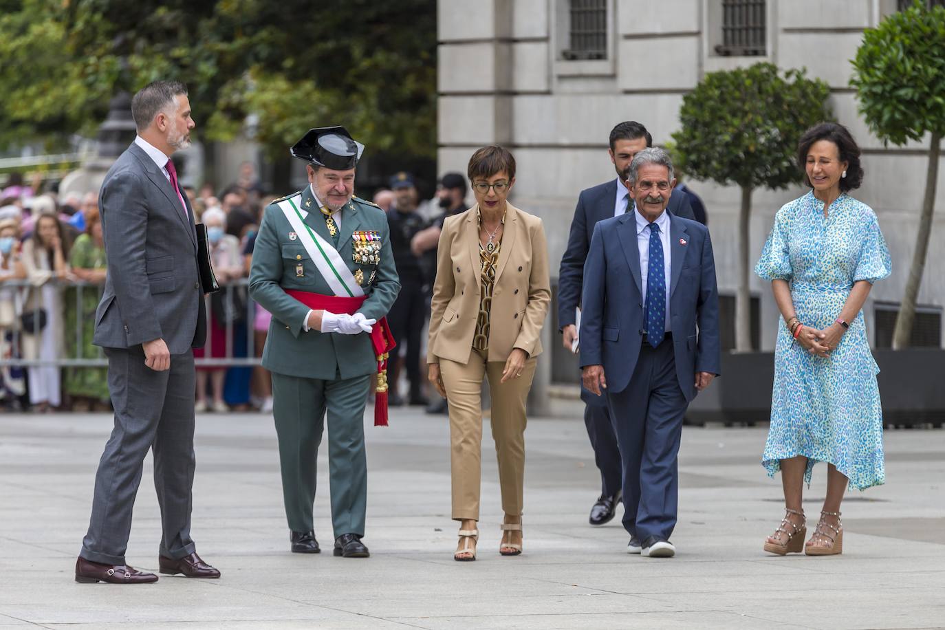 Fotos: La entrega de la bandera de España, en imágenes