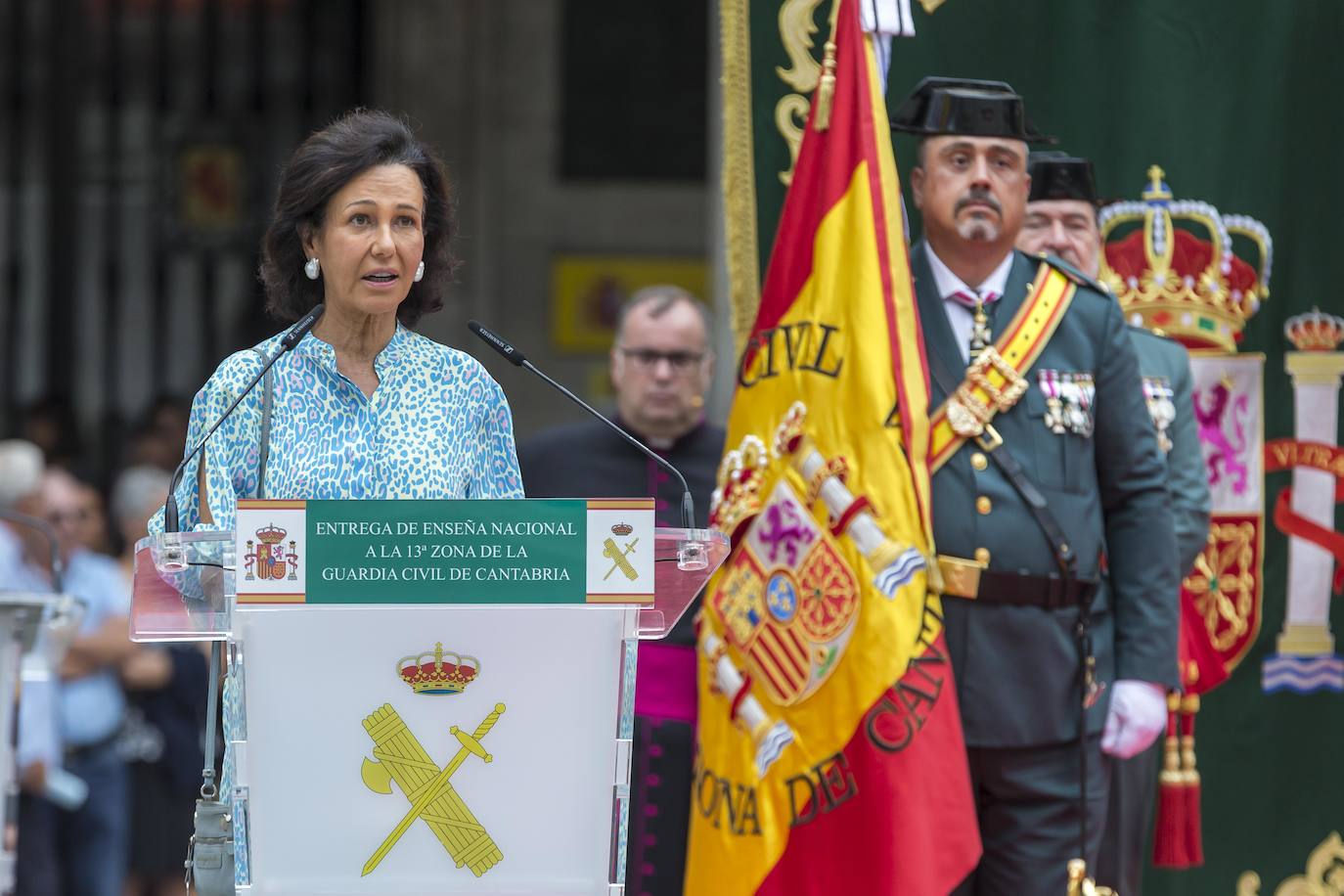 Fotos: La entrega de la bandera de España, en imágenes