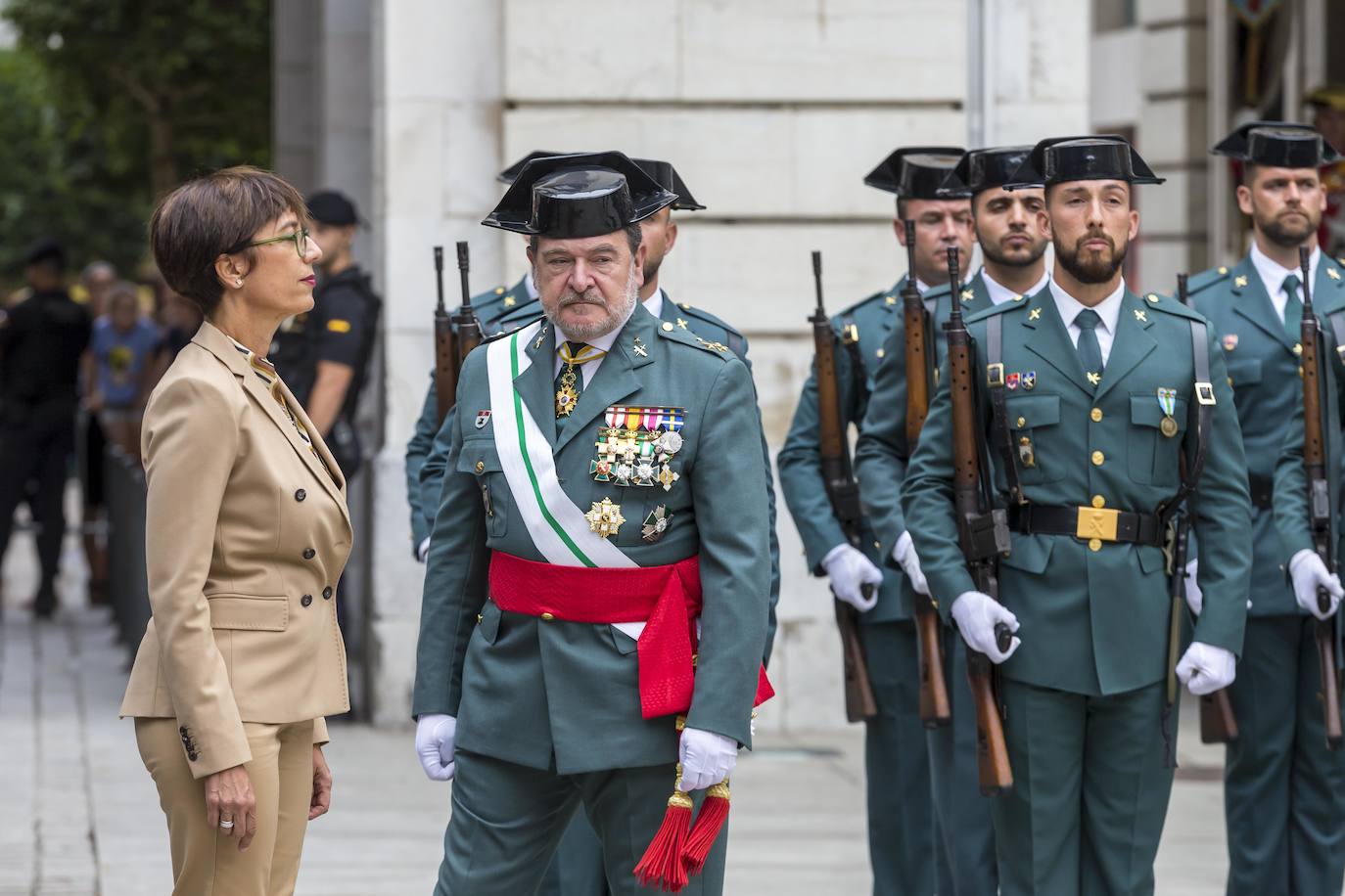 Fotos: La entrega de la bandera de España, en imágenes