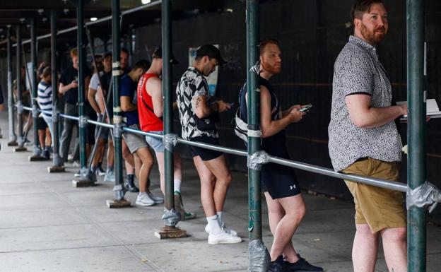 Colas para la vacunación contra la viruela del mono en Nueva York.