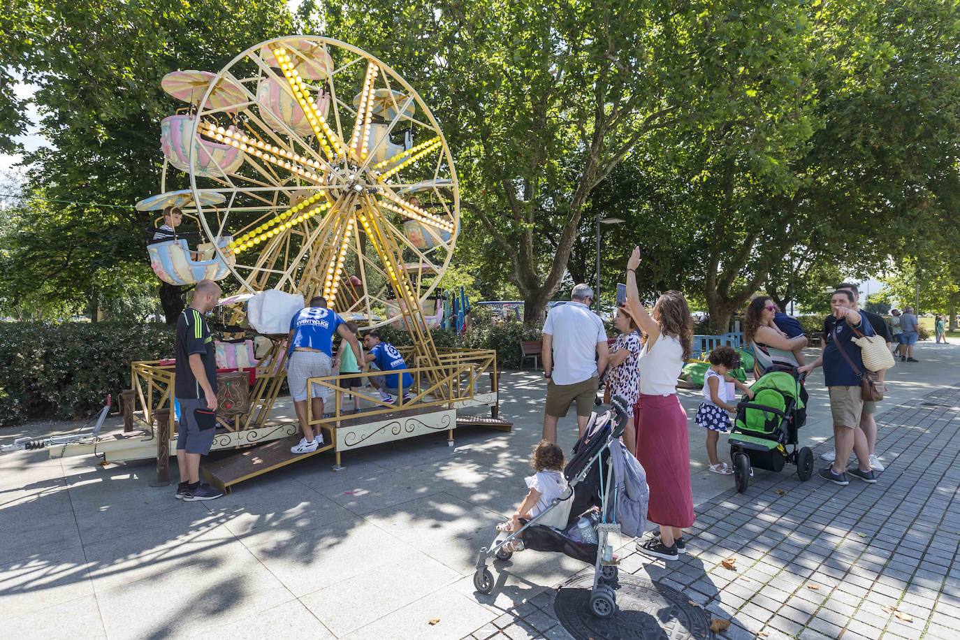 Fotos: Atracciones, mercado, palas y mucho más en las calles santanderinas