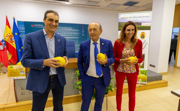 Bretones, Marcano y Barca, esta mañana en la sede del Gobierno de Cantabria. 