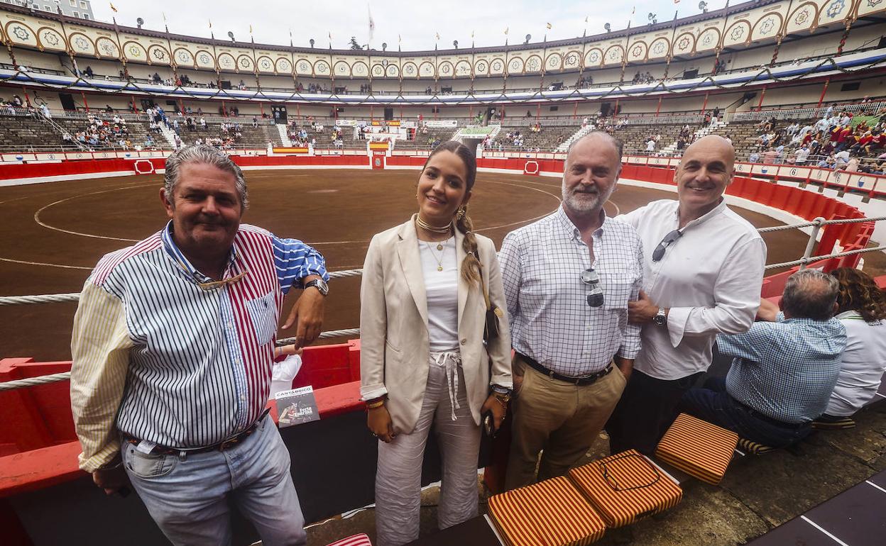 Alberto Aldecoa, Gabriela Laguna, Julio Laguna y Amando Aguirre.