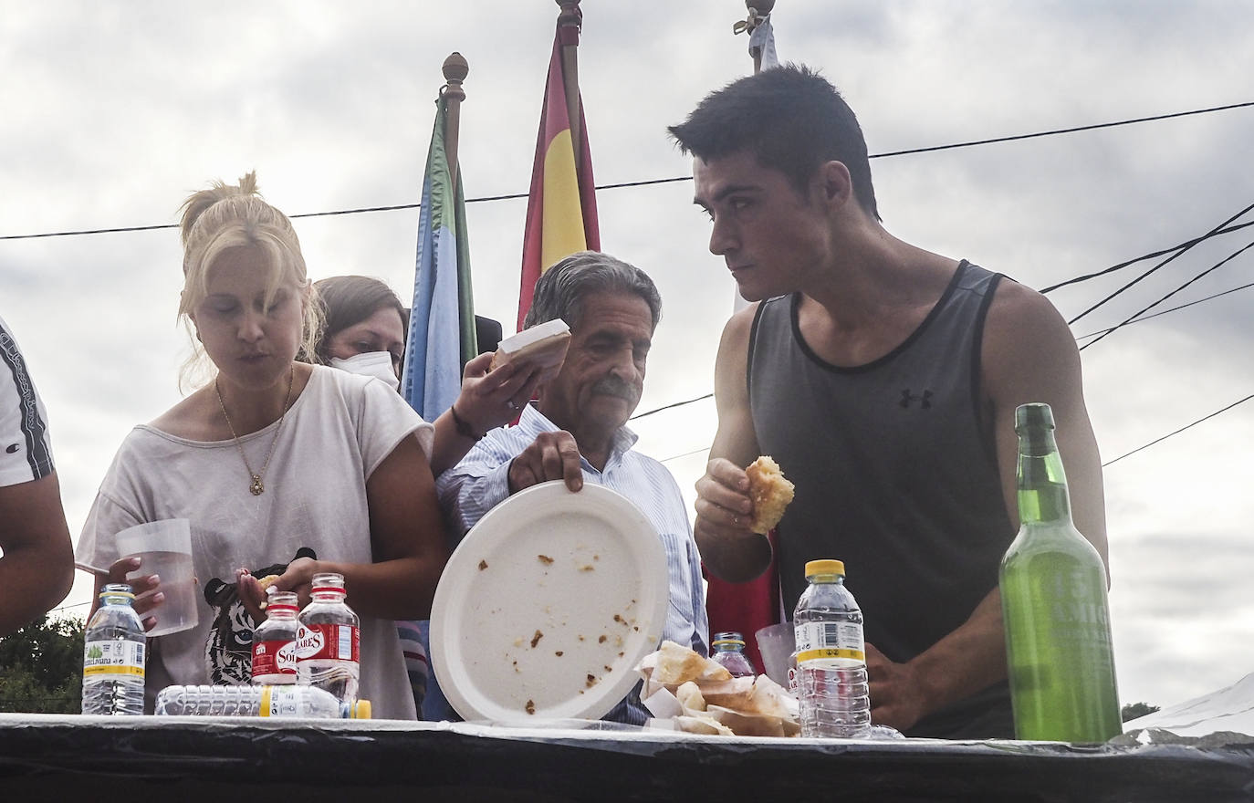 Fotos: El Campeonato Mundial de Comedores de Sobaos, en imágenes