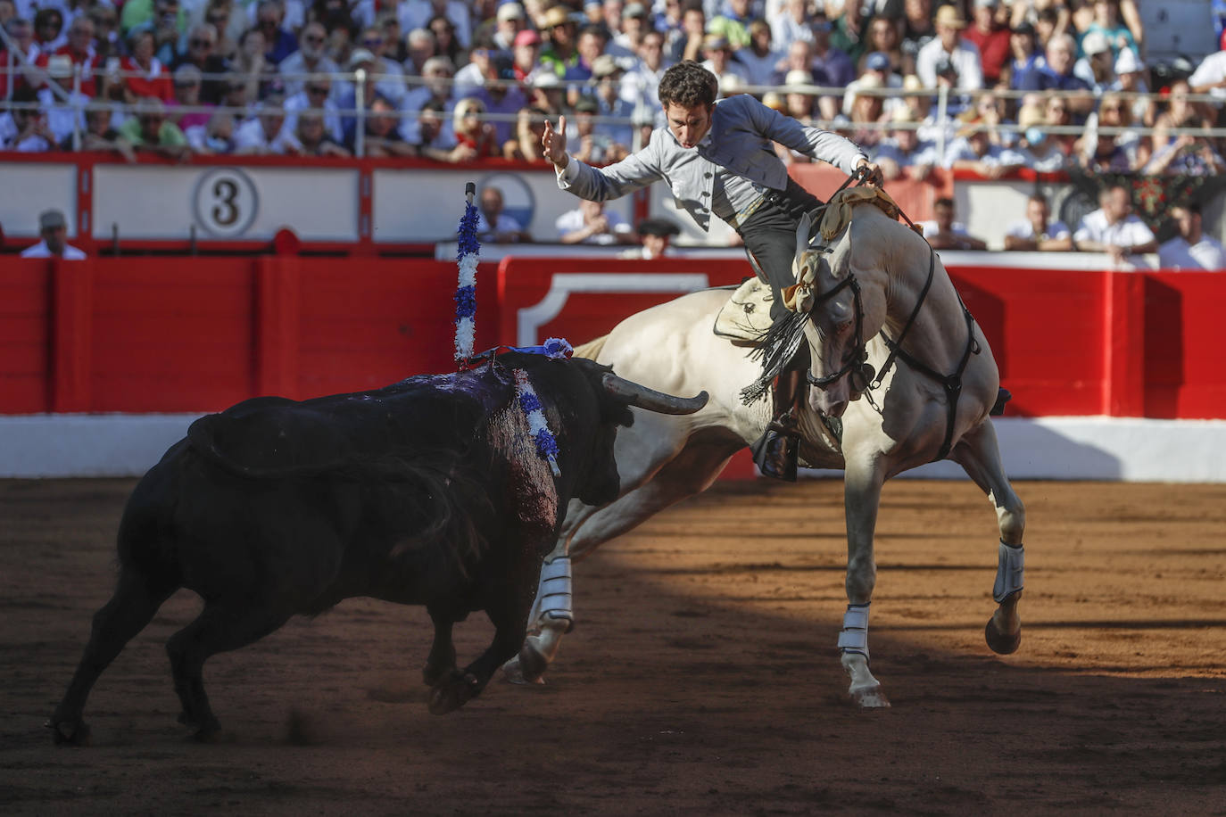 Fotos: El rejoneo toma Cuatro Caminos