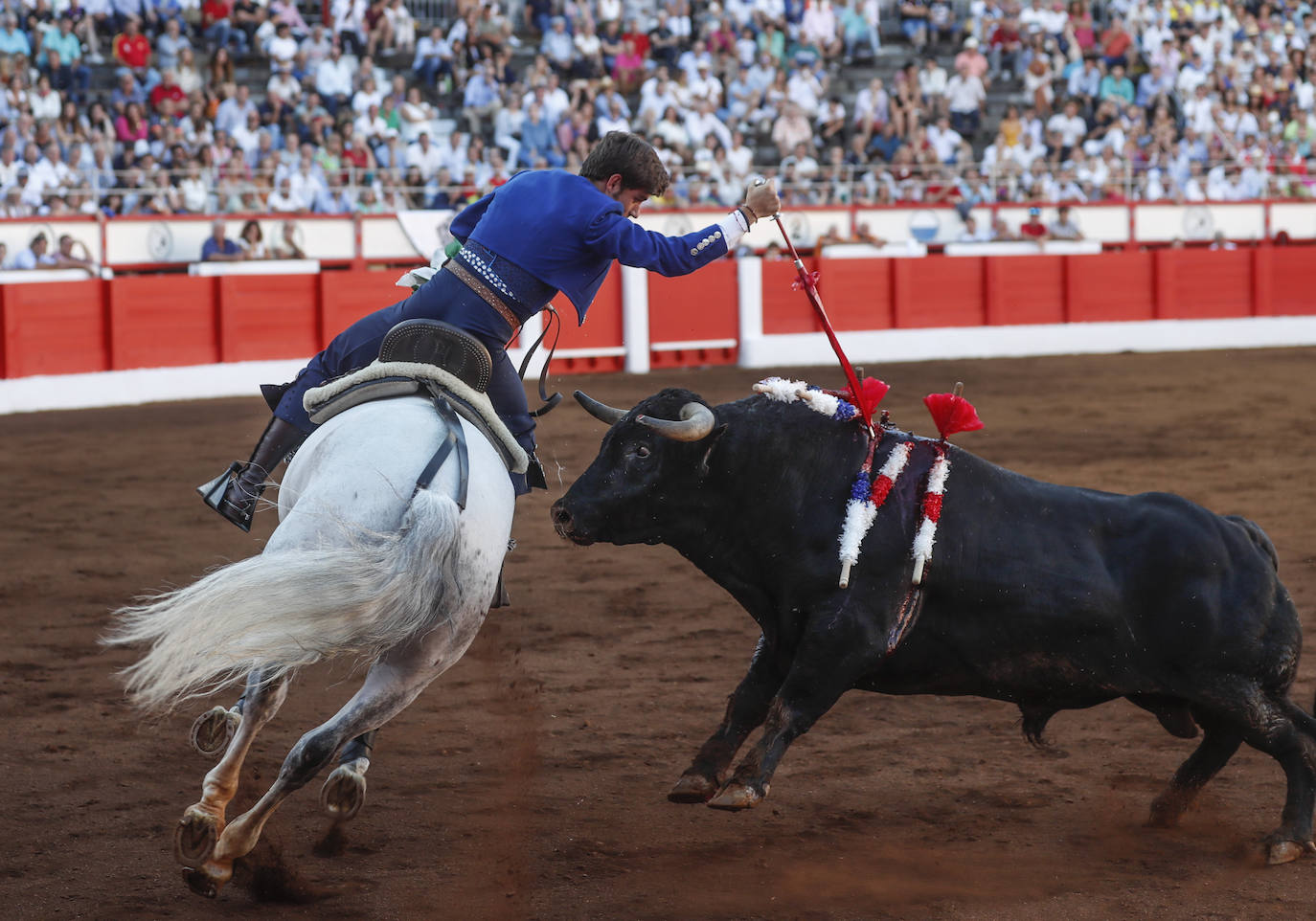 Fotos: El rejoneo toma Cuatro Caminos