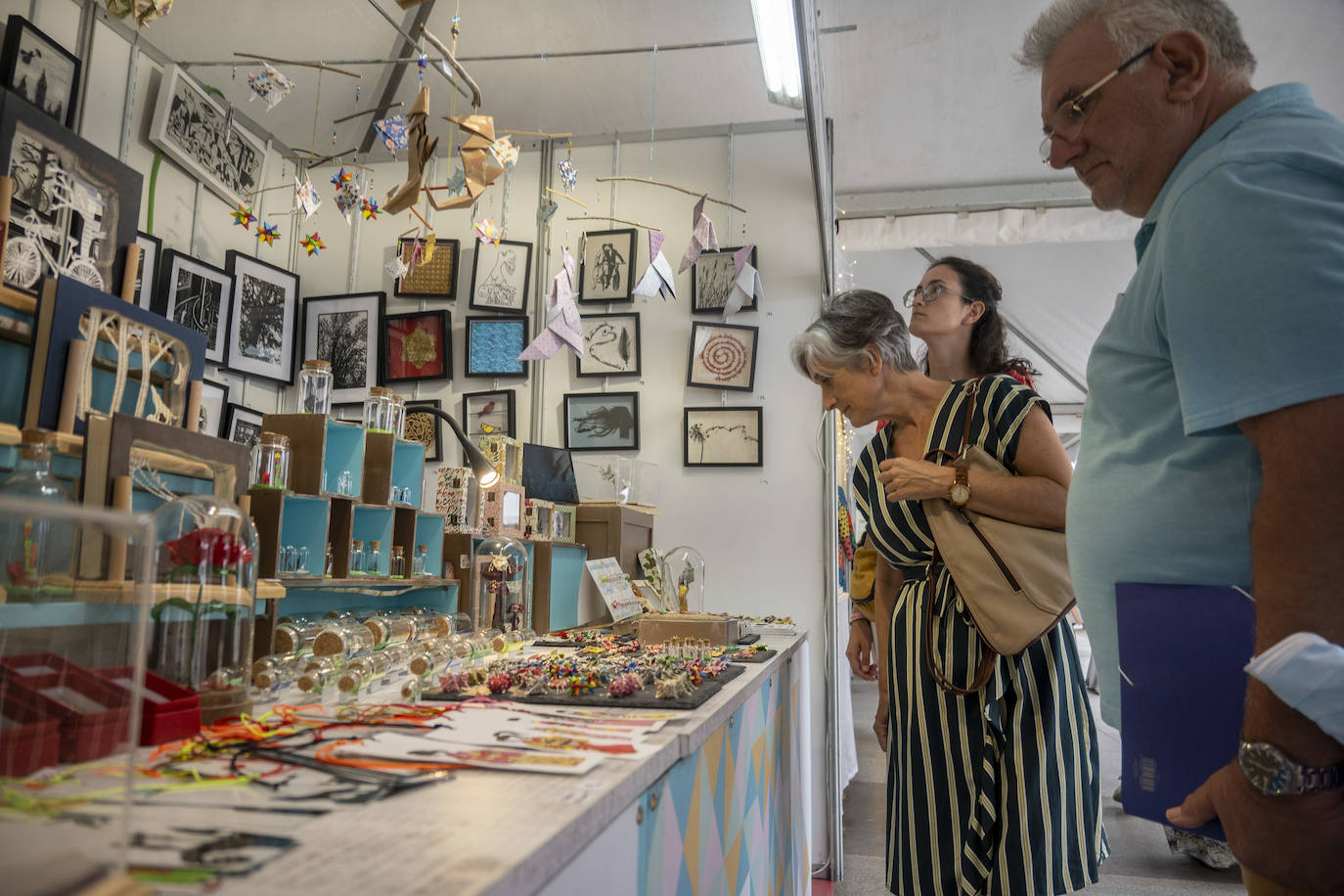 Fotos: La Feria de Artesanía regresa a la Plaza Porticada con 34 propuestas