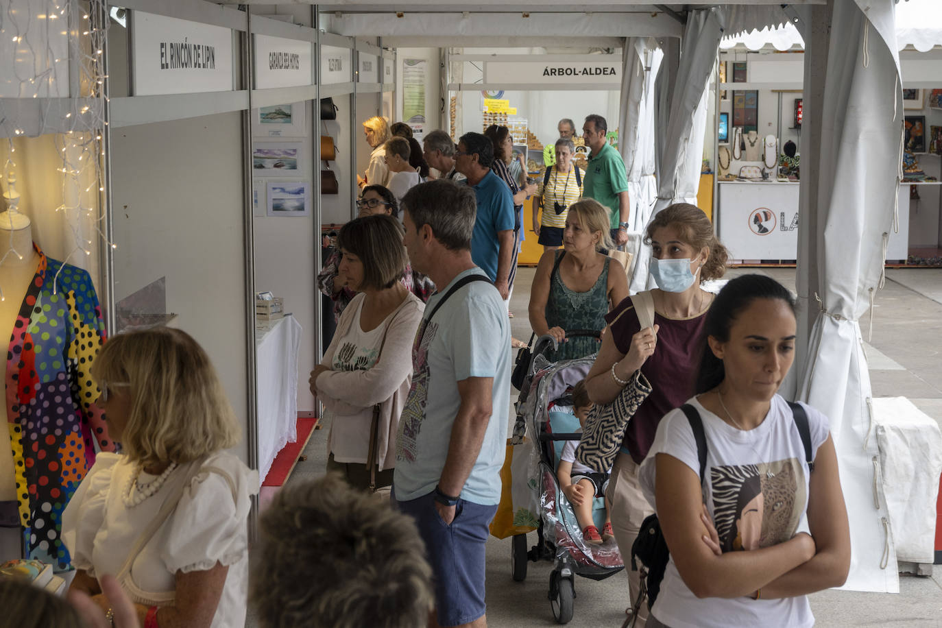 Fotos: La Feria de Artesanía regresa a la Plaza Porticada con 34 propuestas