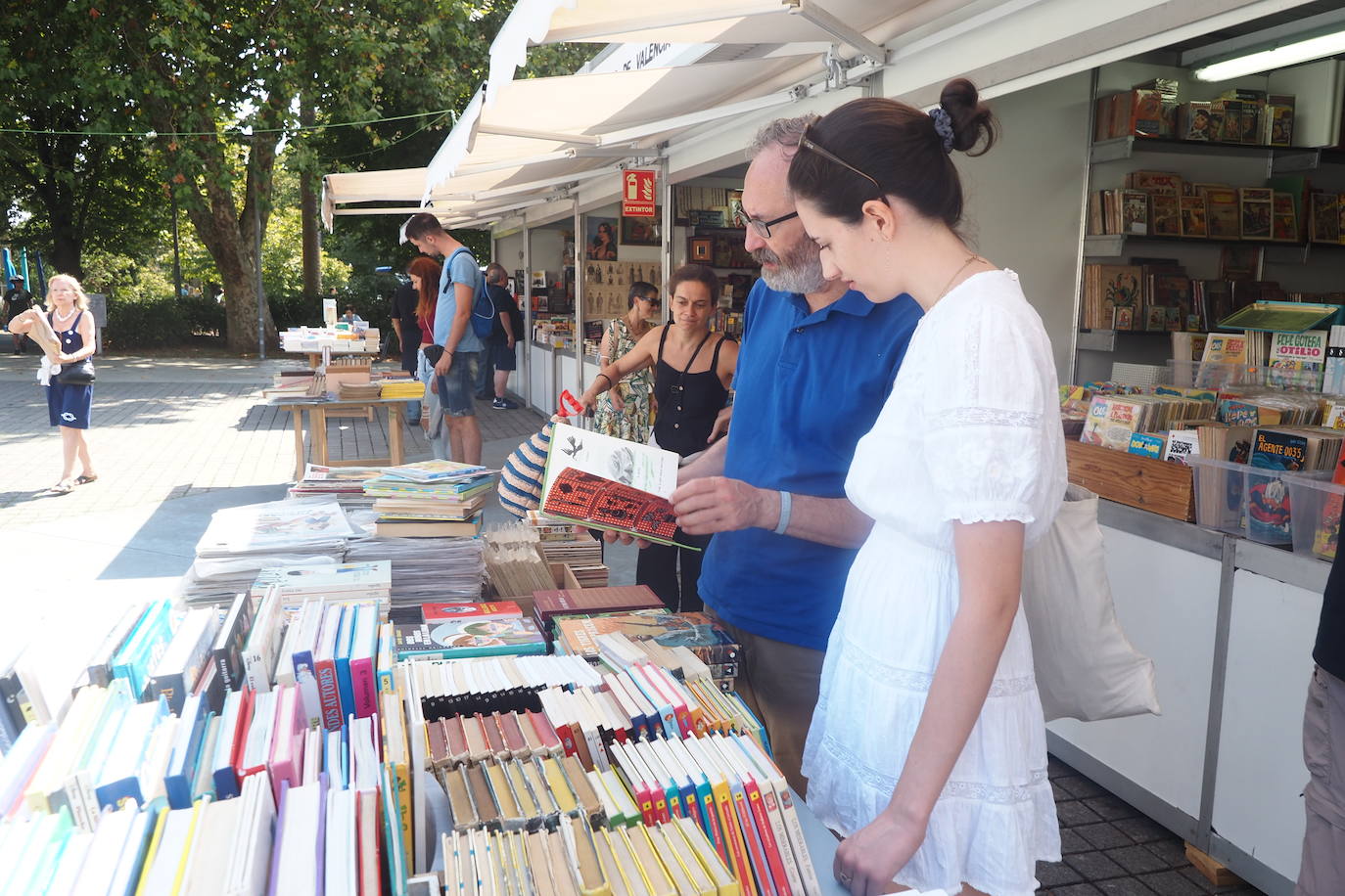 Fotos: Imágenes de la Feria del Libro Viejo de Santander