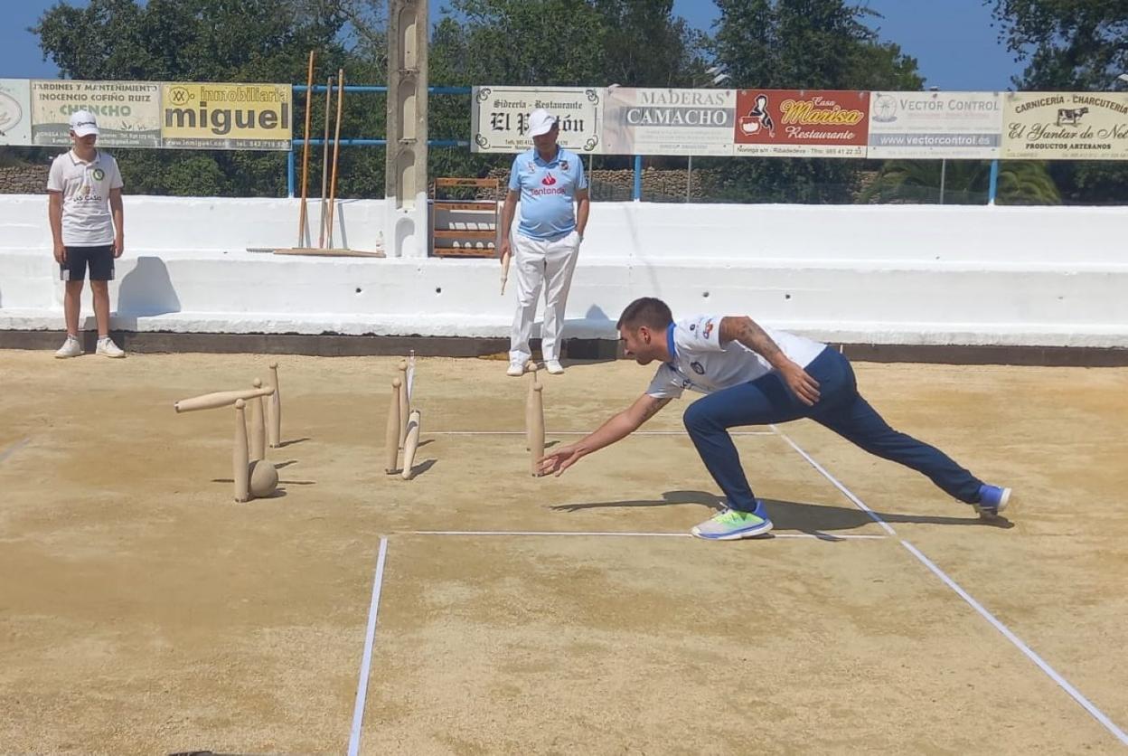 Manu Diego, durante el desempate este domingo en Noriega. 