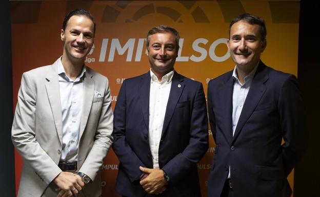 Alfredo Pérez, en el centro, junto a los representantes de Albacete y Andorra. 