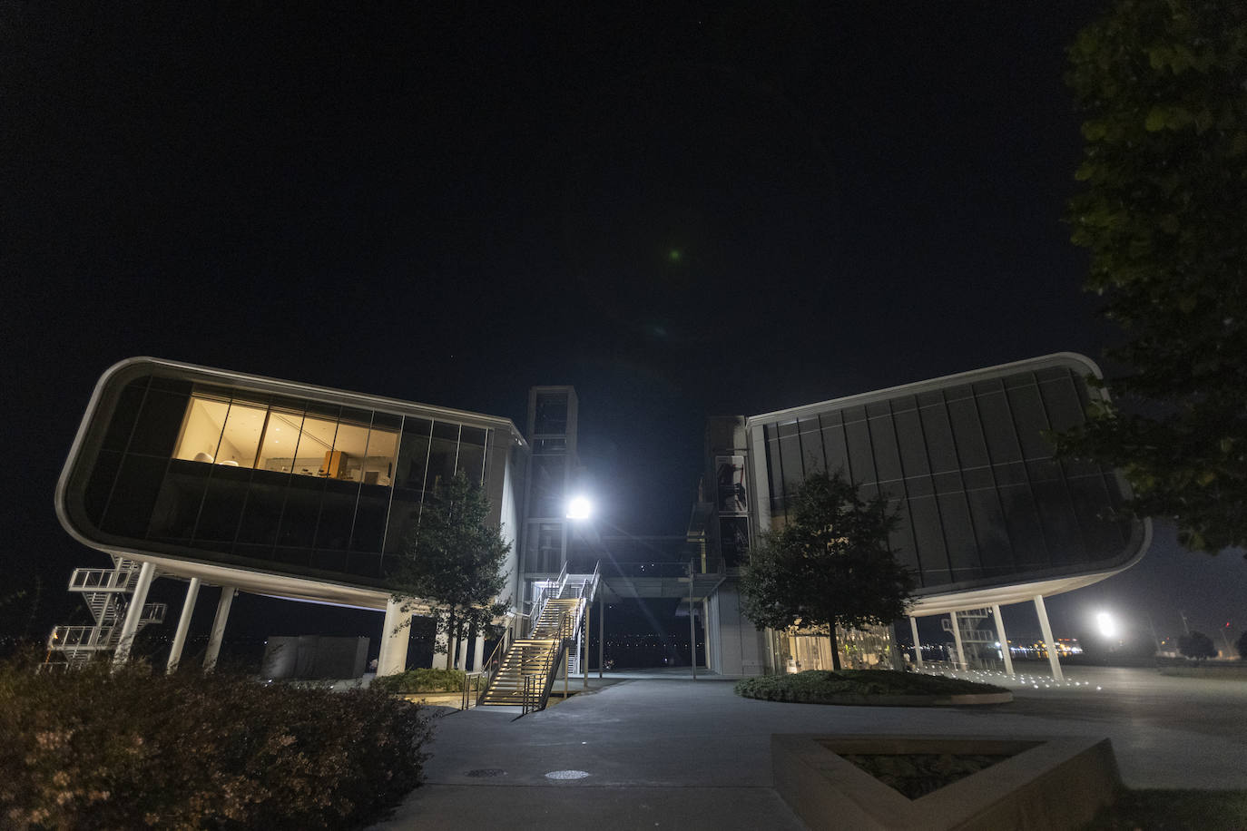 Fotos: Edificios emblemáticos de Santander, tras la entrada en vigor del Plan de Ahorro Energético