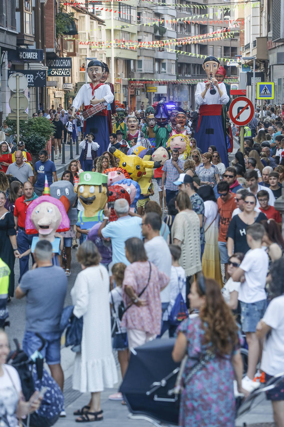 Fotos: El pregón de Resines llena el Bulevar