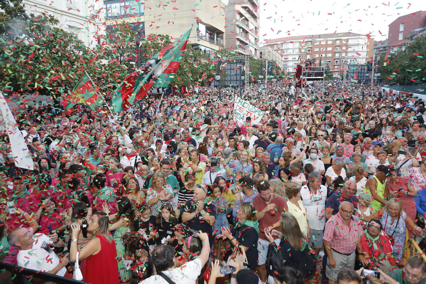 Fotos: El pregón de Resines llena el Bulevar