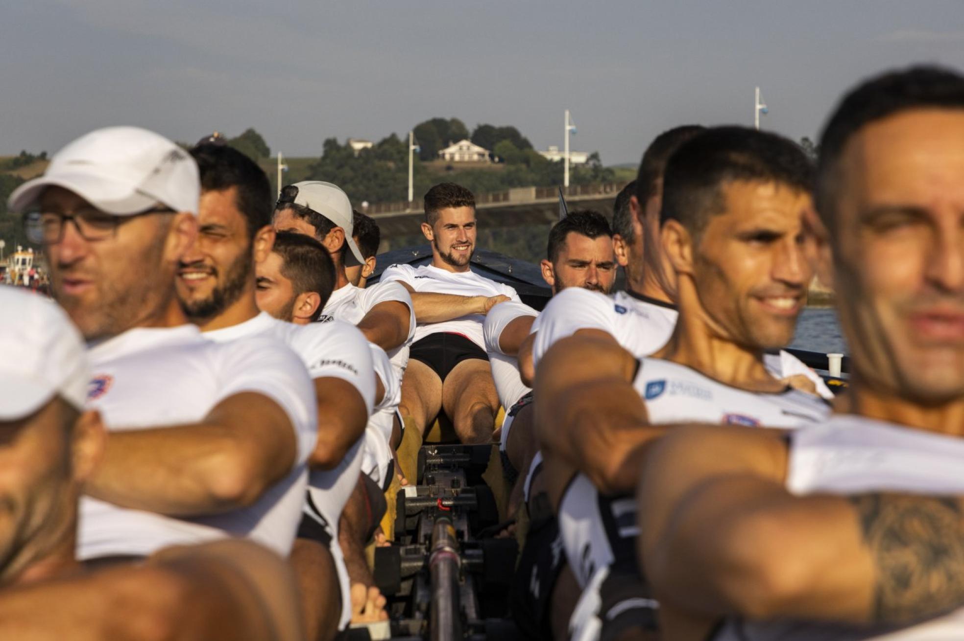 Los remeros de Pedreña, en el entrenamiento de ayer. Los de Marina de Cudeyo han ganado tres regatas en esta ARC 1.