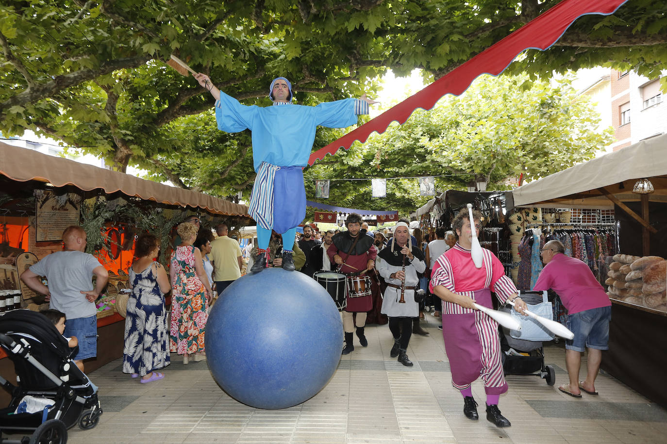 Fotos: Mercado renacentista en Torrelavega