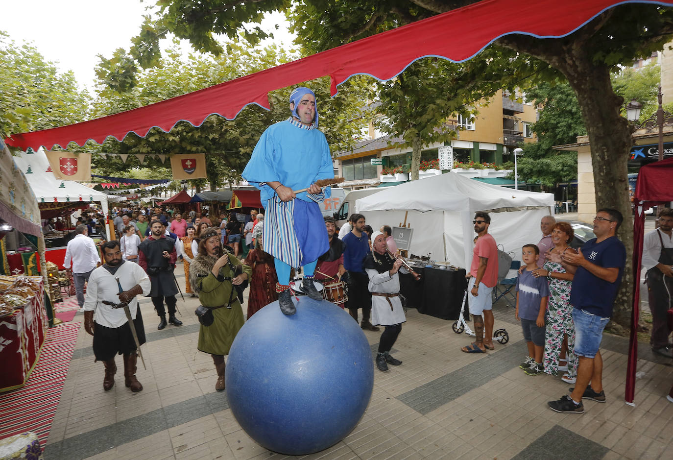 Fotos: Mercado renacentista en Torrelavega