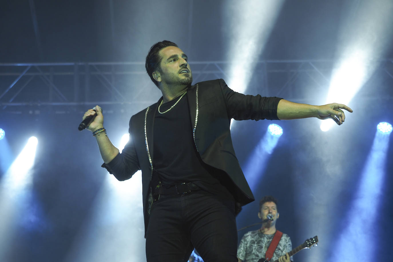 Fotos: Las imágenes del concierto que Bustamante ofreció anoche en Solares