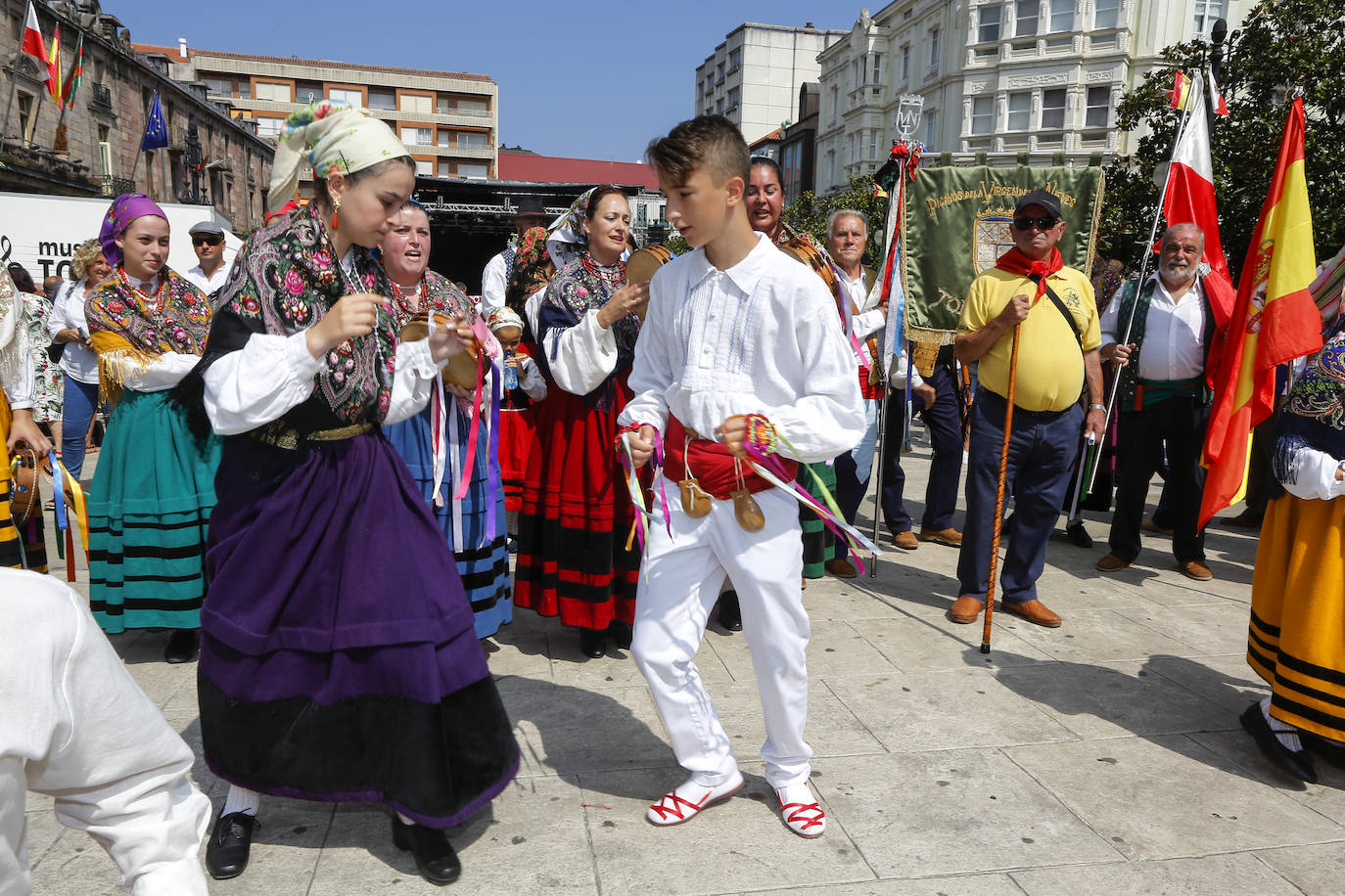 Fotos: El folclore reina en el día grande de las fiestas