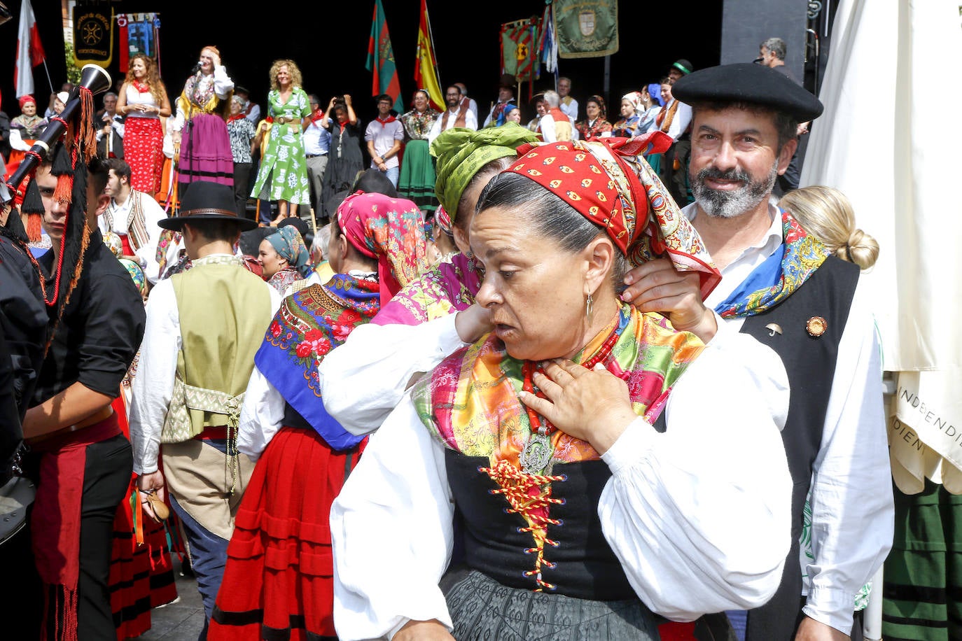 Fotos: El folclore reina en el día grande de las fiestas