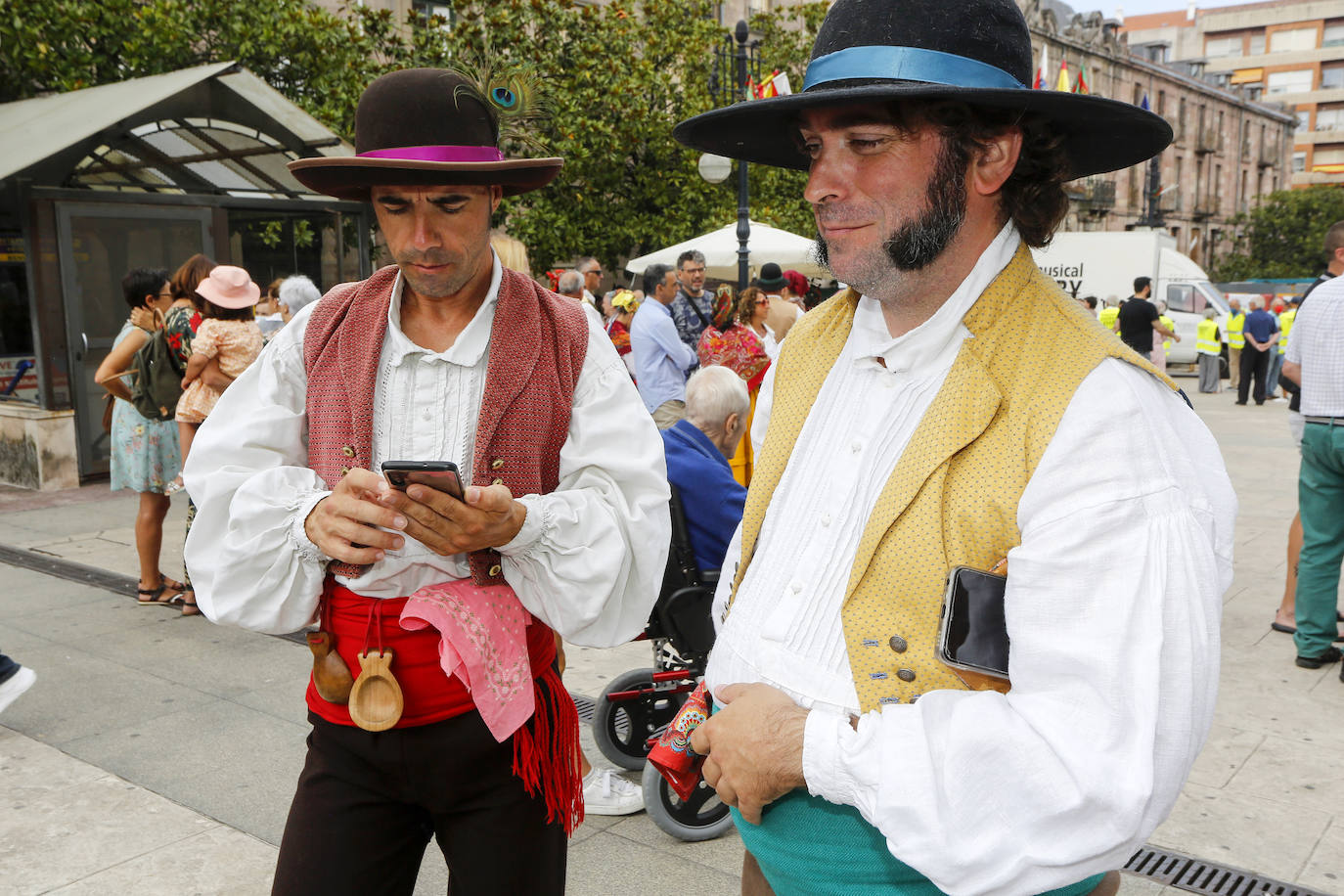 Fotos: El folclore reina en el día grande de las fiestas