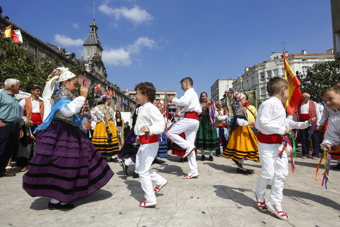 Fotos: El folclore reina en el día grande de las fiestas